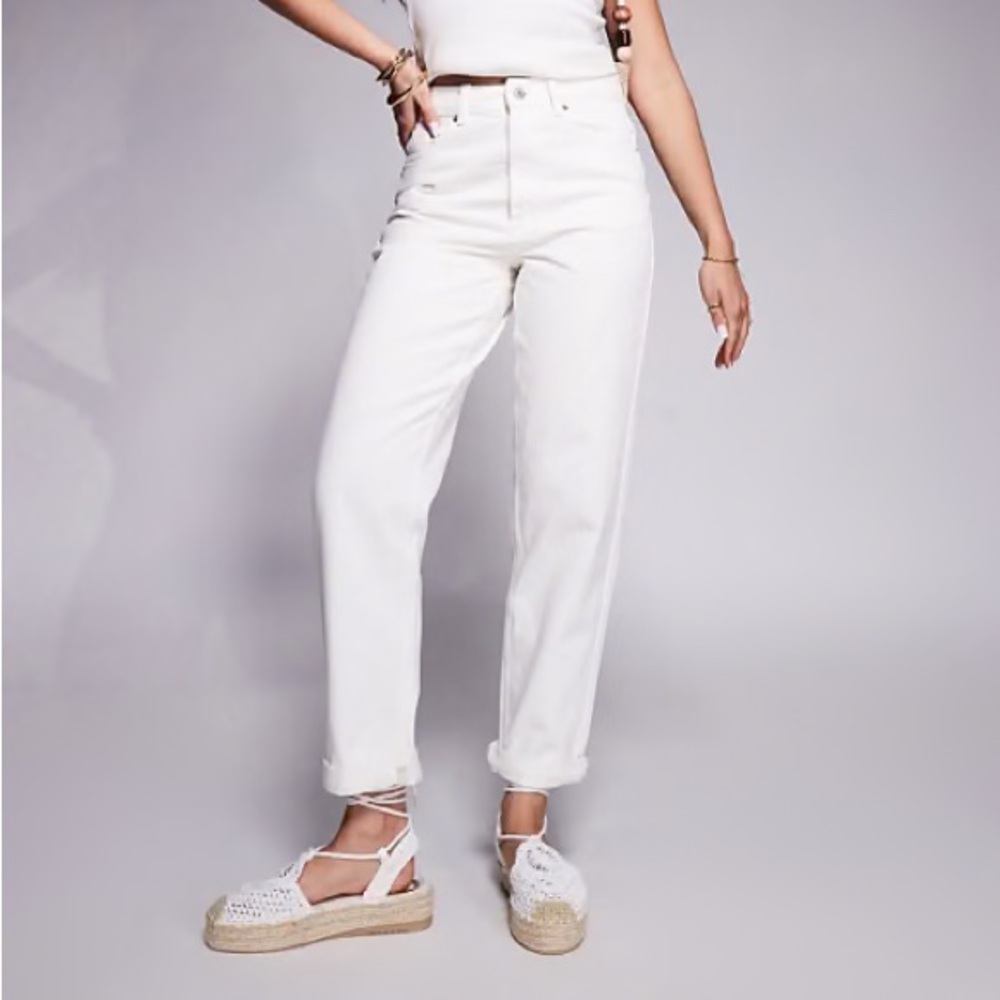 ASOS‎ DESIGN High Waisted Mom Jeans Ecru White Tapered Leg 32/34